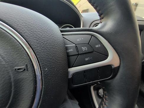 Used 2019 Jeep Compass Latitude AWD/4WD image 18