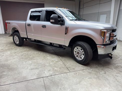 Used 2018 Ford F250 XL w/ STX Appearance Package AWD/4WD image 6