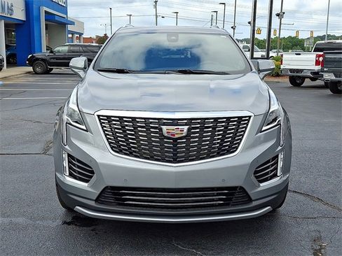 Used 2025 Cadillac XT5 Premium Luxury image 2