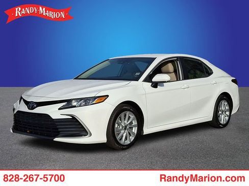 Used 2024 Toyota Camry LE image 1