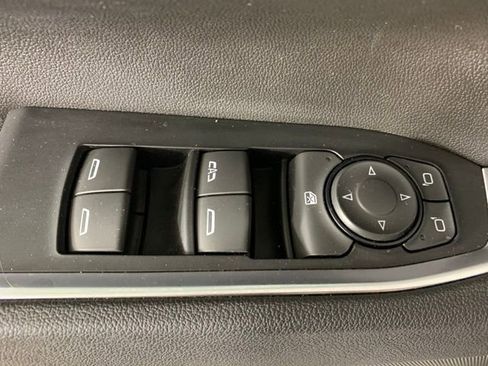 Used 2025 Chevrolet Silverado 2500 LT w/ Convenience Package image 29