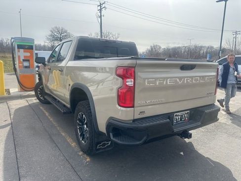 Used 2022 Chevrolet Silverado 1500 ZR2 w/ Technology Package image 18