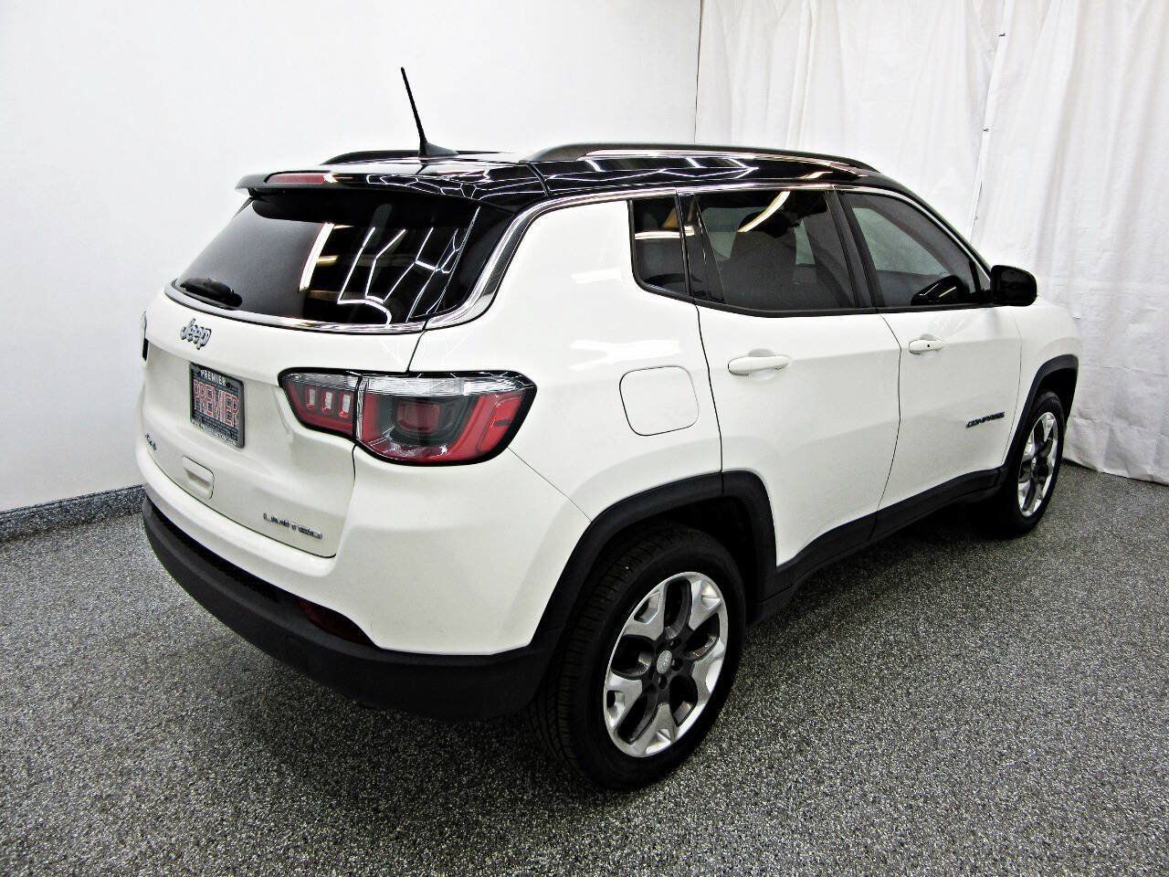 Used 2018 Jeep Compass Limited w/ Navigation Group AWD/4WD image 6