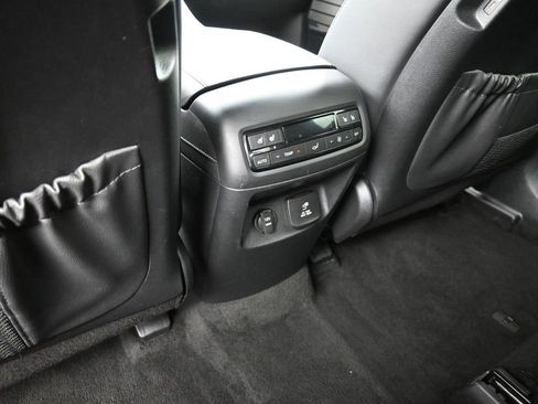 Used 2024 Hyundai Palisade Calligraphy image 11