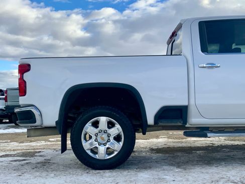 Used 2024 Chevrolet Silverado 2500 High Country image 10