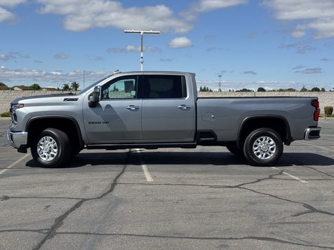Certified 2025 Chevrolet Silverado 3500 LTZ w/ LTZ Convenience Package AWD/4WD image 4
