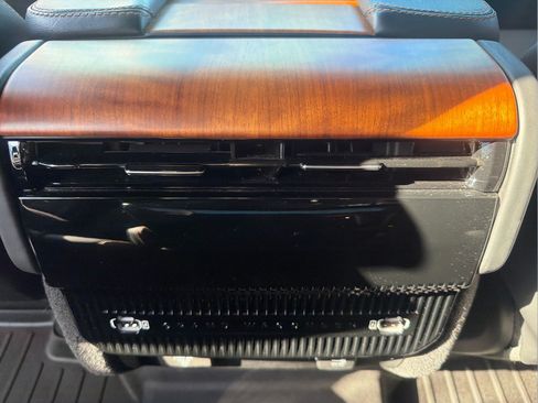 Used 2024 Jeep Grand Wagoneer Series III AWD/4WD image 33