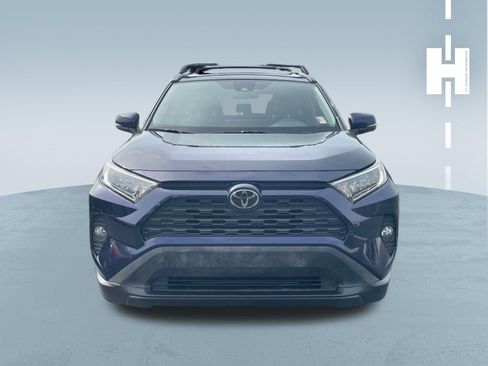 Used 2019 Toyota RAV4 XLE w/ Convenience Package image 2