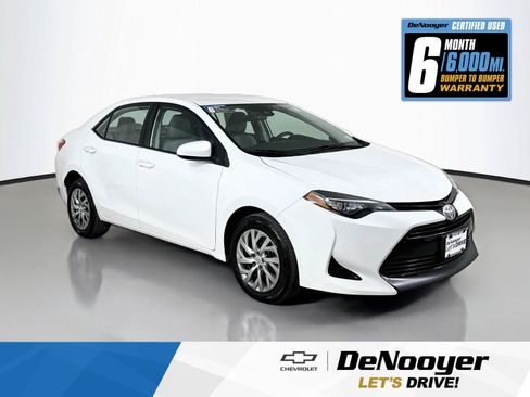 Used 2017 Toyota Corolla LE w/ Carpet Mat Package (TMS) FWD image 1