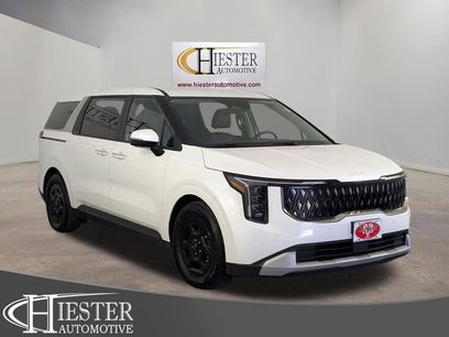 Used 2025 Kia Carnival