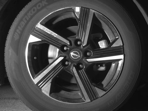 Used 2025 Nissan Sentra SV image 13