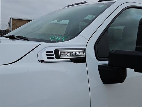 New 2026 GMC Sierra 2500 Pro w/ Convenience Package image 9