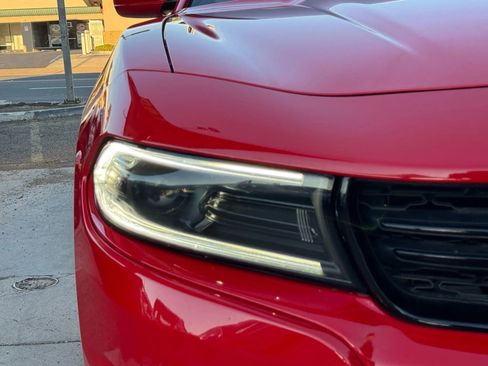 Used 2022 Dodge Charger SXT RWD image 3
