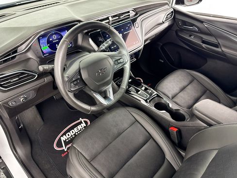 Used 2023 Chevrolet Bolt LT w/ Infotainment Package image 5