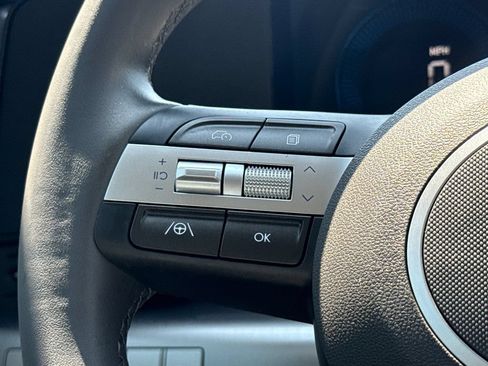 Used 2025 Hyundai Kona SEL FWD image 28