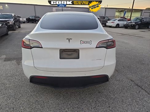Used 2021 Tesla Model Y Long Range image 13