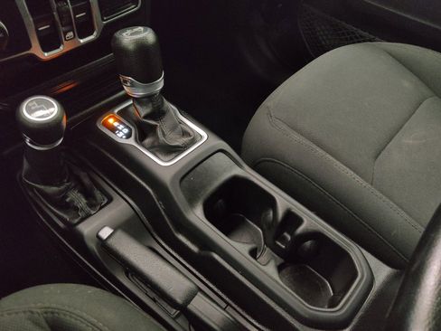 Used 2018 Jeep Wrangler Unlimited Sport S image 26