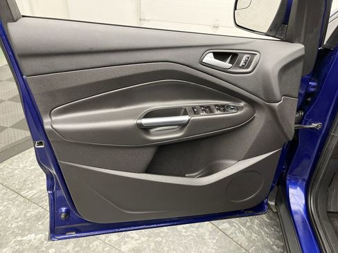 Used 2016 Ford Escape SE w/ Equipment Group 201A image 8