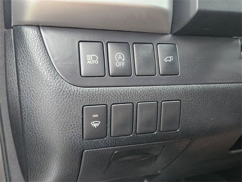 Used 2018 Toyota Highlander XLE image 31