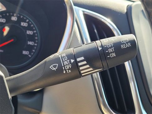 Used 2023 Chevrolet Equinox LT w/ Driver Convenience Package image 17