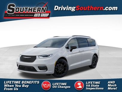 New 2026 Chrysler Pacifica Limited w/ S Appearance Package