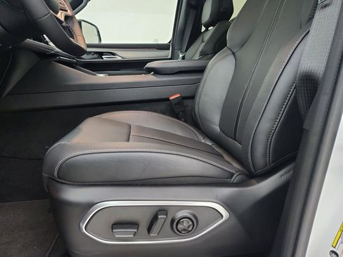 New 2026 Jeep Grand Wagoneer L Limited AWD/4WD image 19
