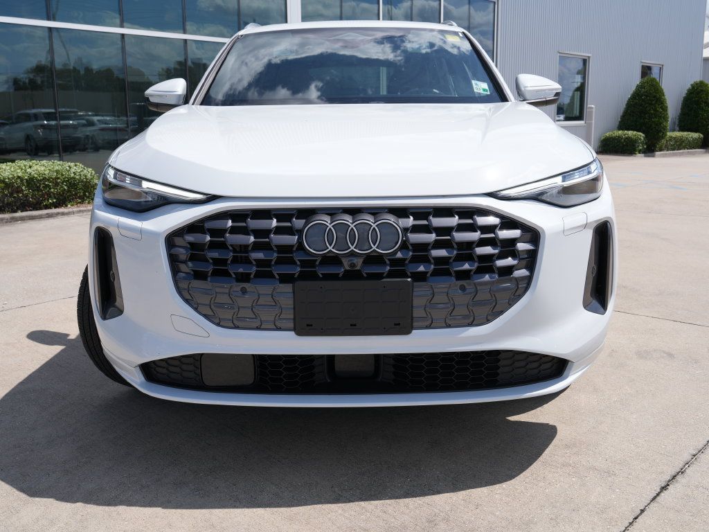 Used 2025 Audi Q5 Premium Plus w/ Premium Plus AWD/4WD image 8