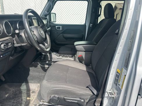 Used 2023 Jeep Wrangler Unlimited w/ Cold Weather Group AWD/4WD image 9