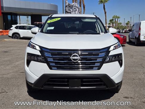 Used 2025 Nissan Rogue SV image 8