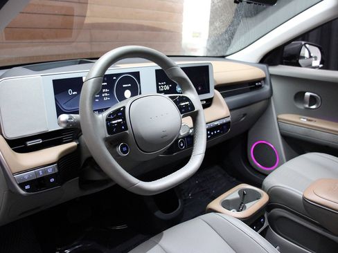 Used 2024 Hyundai Ioniq 5 Limited image 42