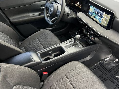 Used 2025 Nissan Kicks SV FWD image 17