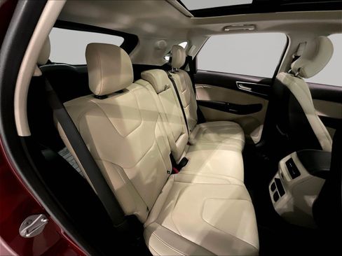 Used 2017 Ford Edge Titanium w/ Equipment Group 301A AWD/4WD image 25