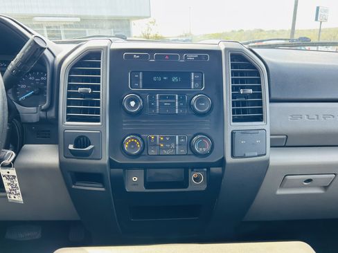Used 2019 Ford F250 XL w/ Power Equipment Group image 14
