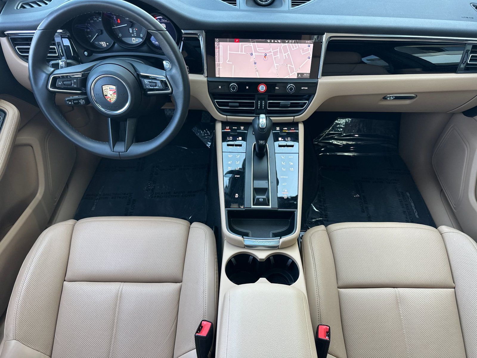 Certified 2026 Porsche Macan AWD/4WD image 7