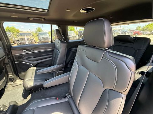 New 2026 Jeep Grand Cherokee L Limited AWD/4WD image 23
