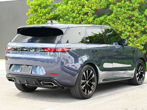 Used 2023 Land Rover Range Rover Sport SE Dynamic AWD/4WD image 4
