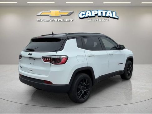 Used 2023 Jeep Compass Latitude w/ Convenience Group AWD/4WD image 6