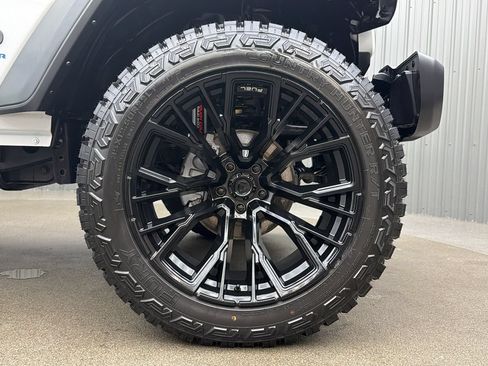 Used 2024 Jeep Wrangler Unlimited AWD/4WD image 10