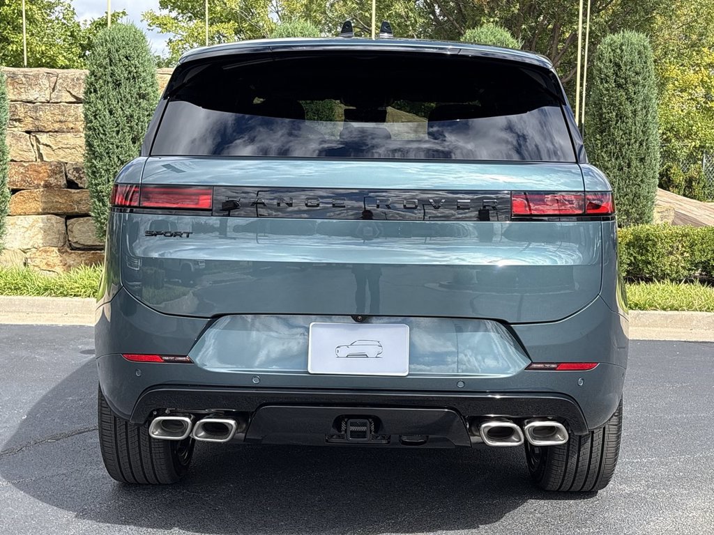 New 2027 Land Rover Range Rover Sport Dynamic SE AWD/4WD image 4