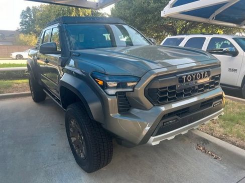 Used 2025 Toyota Tacoma 4x4 Double Cab Hybrid w/ Tow Tech Package image 26