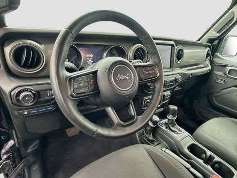 Used 2023 Jeep Wrangler Unlimited w/ Sun & Screen Package AWD/4WD image 12