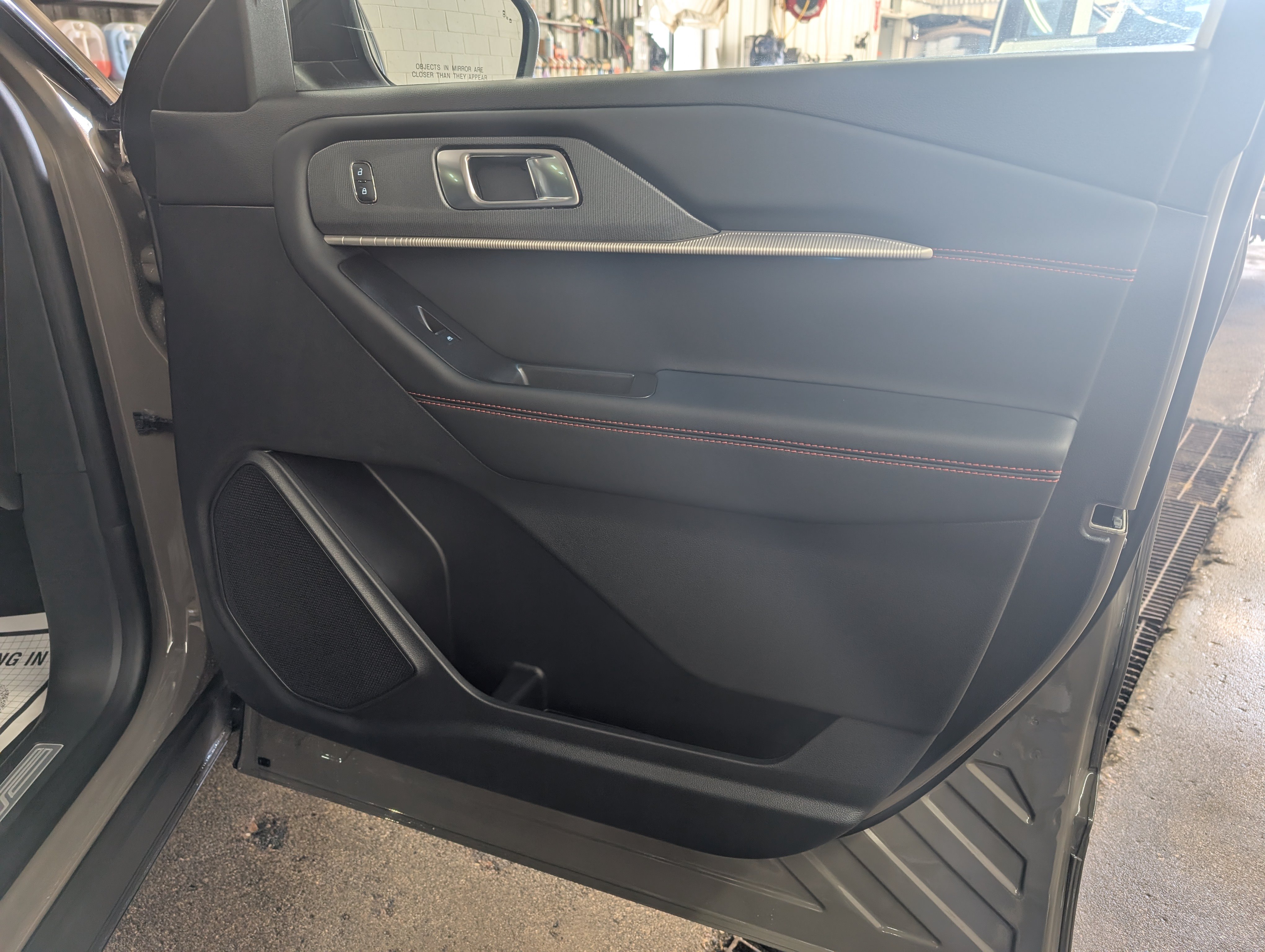 New 2027 Ford Explorer ST-Line w/ Premium Package AWD/4WD image 4