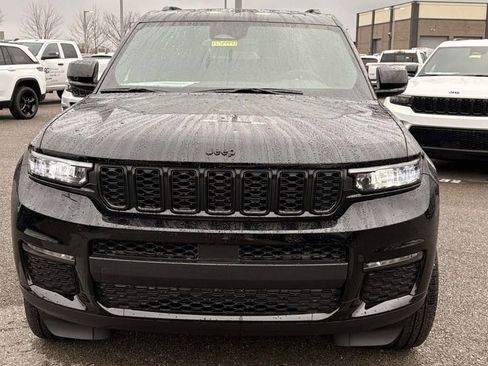 New 2025 Jeep Grand Cherokee L Limited w/ Black Appearance Package AWD/4WD image 2