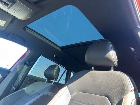 Used 2021 Volkswagen Atlas Cross Sport SEL Premium image 10