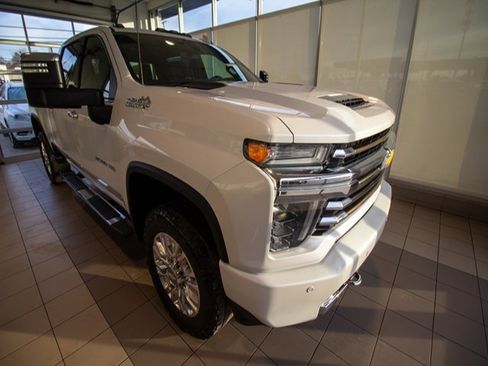 Used 2021 Chevrolet Silverado 2500 High Country w/ Z71 Off-Road Package image 4