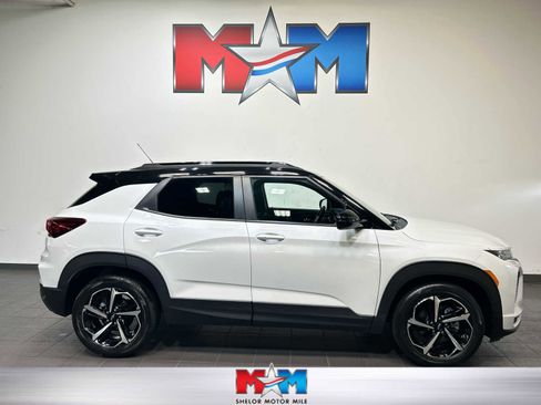 Used 2023 Chevrolet TrailBlazer RS w/ Sun and Liftgate Package FWD image 1