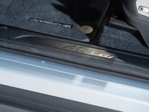 Certified 2026 Porsche Macan AWD/4WD image 12