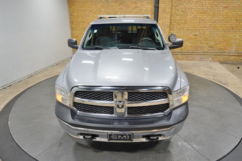Used 2021 RAM 1500 4x4 Crew Cab Classic w/ Chrome Appearance Group image 5