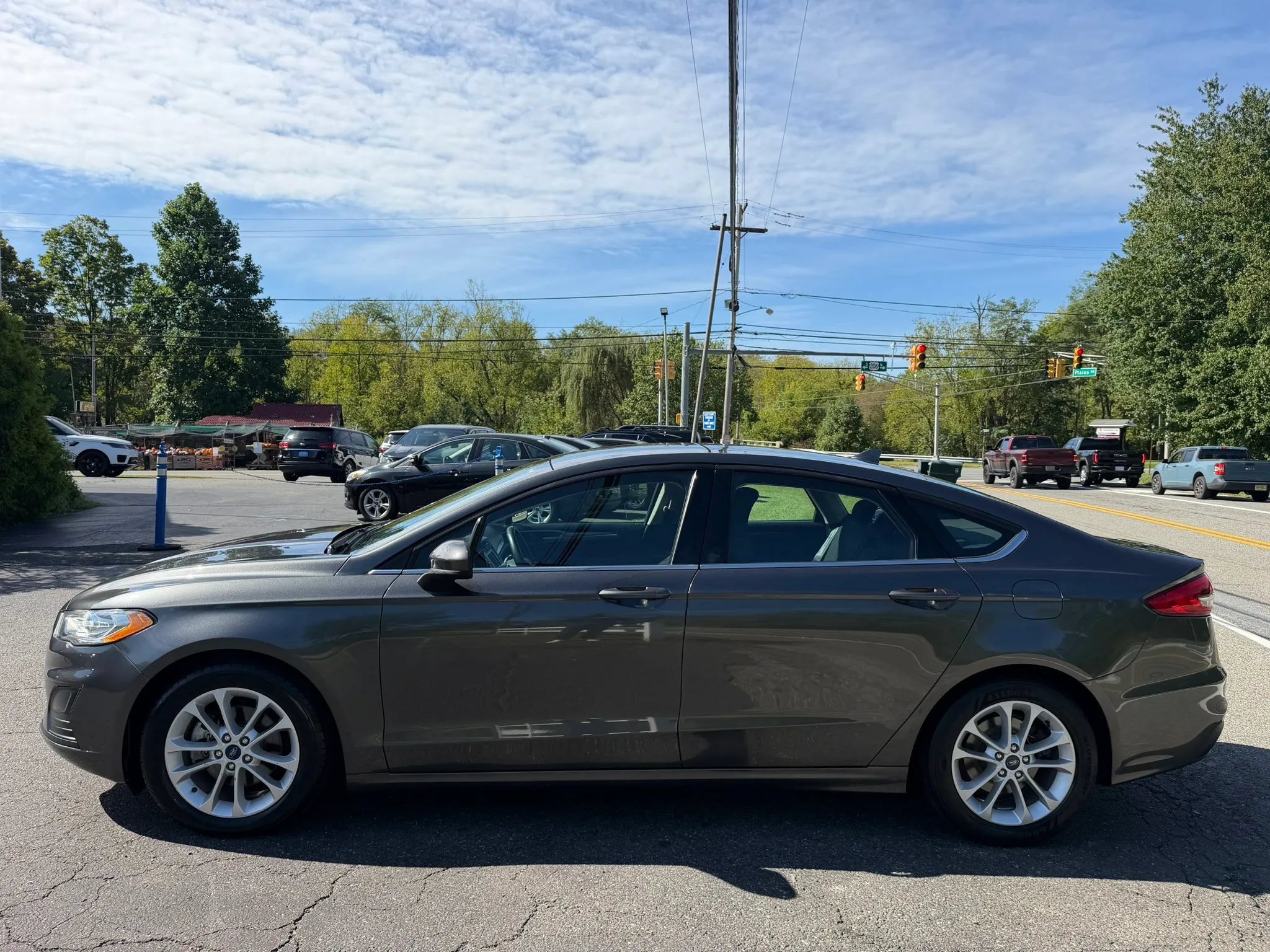 Used 2019 Ford Fusion SE FWD image 8