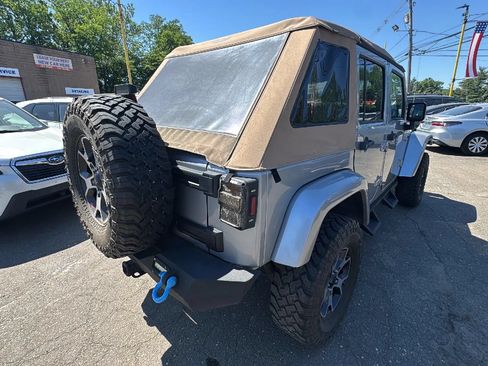 Used 2016 Jeep Wrangler Unlimited Sahara w/ Dual Top Group AWD/4WD image 5